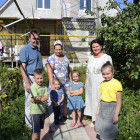 «Караван добрых дел» помог многодетной семье Беляевых доделать ремонт в доме