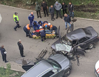 На улице Лядова в Пензе разбились две машины, есть пострадавшие