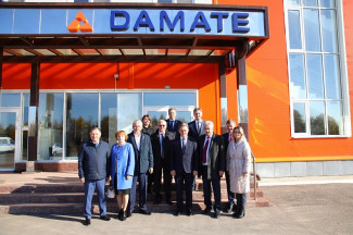 Законодатели ПФО посетили цеха компании «Дамате» в Пензенской области