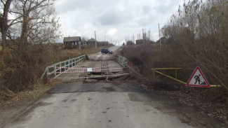 Глава Сосновоборского района взял на контроль ремонт моста в Малой Садовке