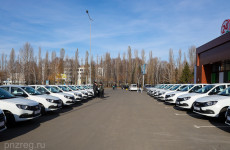Пензенский губернатор передал новые машины сельским подразделениям МФЦ