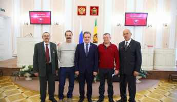 В Пензе отметили Почетными грамотами лауреатов премии Ленинского комсомола