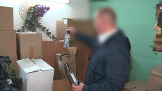 Пензенские оперативники установили местного жителя, занимавшегося изготовлением и реализацией спиртосодержащей жидкости