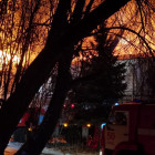 Появились новые фото с места крупного пожара на складе в Пензенской области