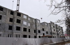 Александр Басенко проверил строительство домов для переселенцев