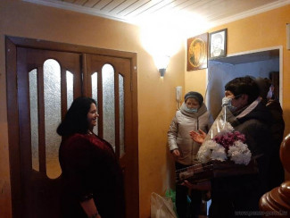 В Пензе с Днем матери поздравили воспитывающую 11 детей пензячку