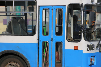 Инцидент с выпавшим из троллейбуса пассажиром прокомментировали в пензенском УГИБДД
