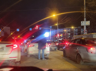 Центр Пензы встал в пробке из-за ДТП – соцсети