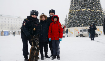 В Пензе полицейские организовали для детей праздничное мероприятие 