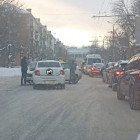 На улице Ленинградской в Пензе столкнулись две легковушки