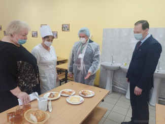 В одной из школ Ленинского района Пензы проверили качество питания