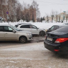 В пензенском микрорайоне Арбеково образовалась пробка из-за аварии
