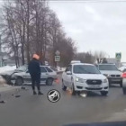 В Пензе из-за жесткой аварии встала в пробке улица Мереняшева
