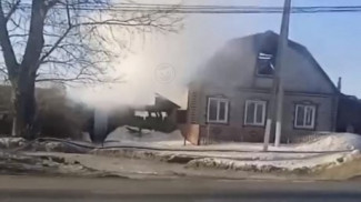 Горящий дом в Чемодановке тушили 27 пожарных 