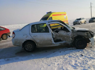 В Пензенской области в жуткой аварии изуродовало две легковушки. ФОТО