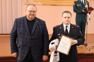 Губернатор Олег Мельниченко поздравил сотрудников Росгвардии