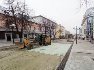 На улице Московской в Пензе готовят основание для мощения плиткой
