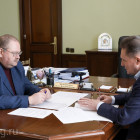 Олег Мельниченко обсудил вопрос догазификации региона с Виктором Кувайцевым 