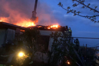 С крупным пожаром в Пензе боролись 25 человек