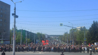 Идут бесконечным строем: тысячи пензенцев вышли на акцию Бессмертный полк
