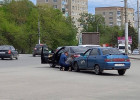 На Проспекте Победы не разъехались две легковушки 