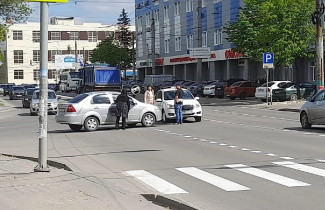 Пензенцы сообщают о ДТП с двумя легковушками на улице Свердлова