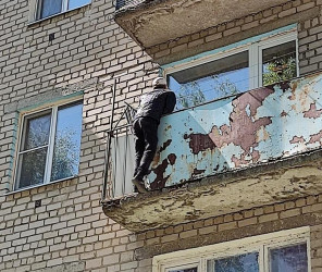 В Пензе мужчина сорвался с балкона дома на улице Экспериментальной