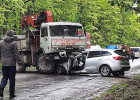 На окраине Пензы в страшной аварии изуродовало иномарку