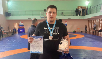 Призером всероссийских соревнований по греко-римской борьбе стал атлет из Кузнецка