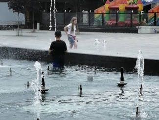 В Пензе двое подростков купались в главном фонтане города