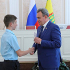 Председатель регионального Заксобра вручил юным пензенцам паспорта
