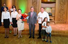 Валерий Лидин наградил медалями супружеские пары Пензенской области