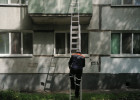 Пензенские спасатели через балкон попали к запертой в квартире женщине