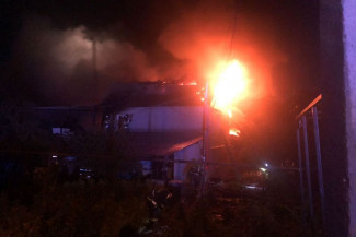 В Пензе огонь уничтожил трехэтажный дом