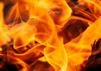 В Пензе 12 человек тушили полыхающее масло