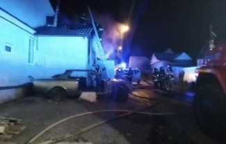 При ночном пожаре на улице Красноармейской в Пензе пострадал человек