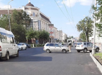 На улице Кирова в Пензе образовалась пробка из-за ДТП