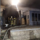 Появились новые фото с места крупного пожара на складе в Пензе