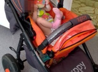 У магазина на улице Гагарина в Пензе бросили коляску с маленьким ребенком