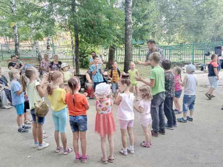 В Пензе подарили «Яркое лето» жителям улицы Кижеватова