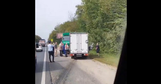 В сети появилось видео с места столкновения трех грузовиков в Пензе