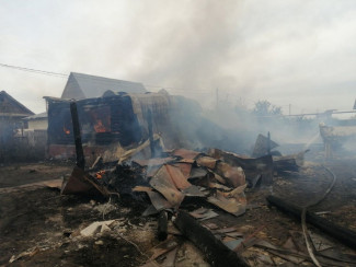 В страшном пожаре в Пензе погибла женщина