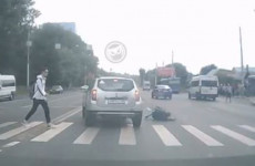 Отлетела в сторону: момент жесткого ДТП с пешеходом в Пензе попал на видео