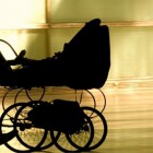 Полицейские раскрыли кражу детской коляски