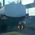 На дороге в Терновке в Пензе чудом не взорвался бензовоз