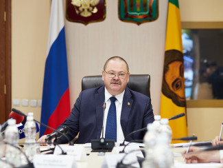 Губернатор Олег Мельниченко поздравил пензенцев с Днём Государственного флага