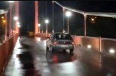 У водителя, который проехал по пешеходному мосту Дружбы в центре Пензы, хотят отобрать права