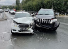 Жесткая авария в Пензе: разбились внедорожник и легковушка