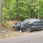 Очевидцы сообщили о разбитой машине, стоящей в лесу под Пензой
