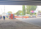 На улице Луначарского в Пензе упал на дорогу строительный кран